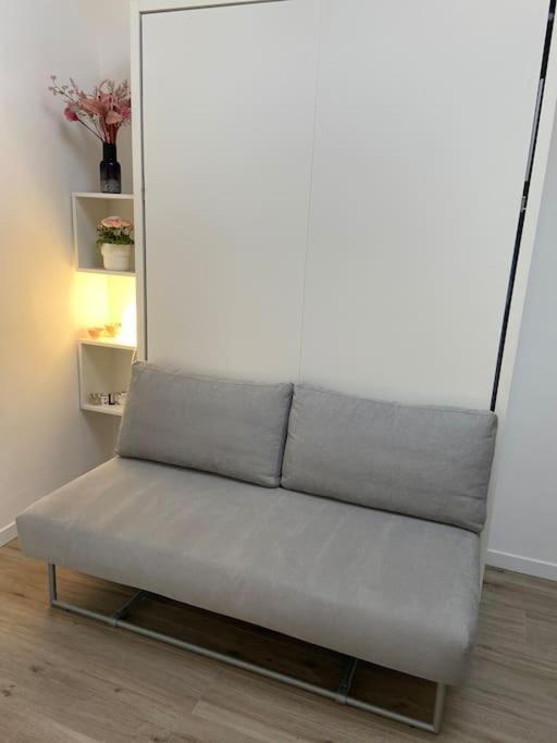 Appartement Grazioso Monolocale à Milan Extérieur photo