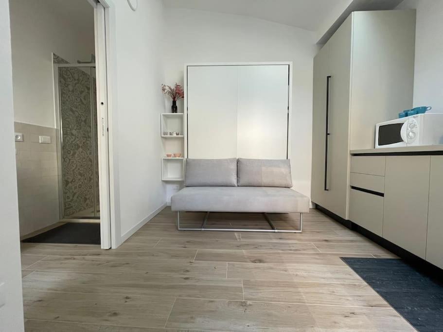 Appartement Grazioso Monolocale à Milan Extérieur photo