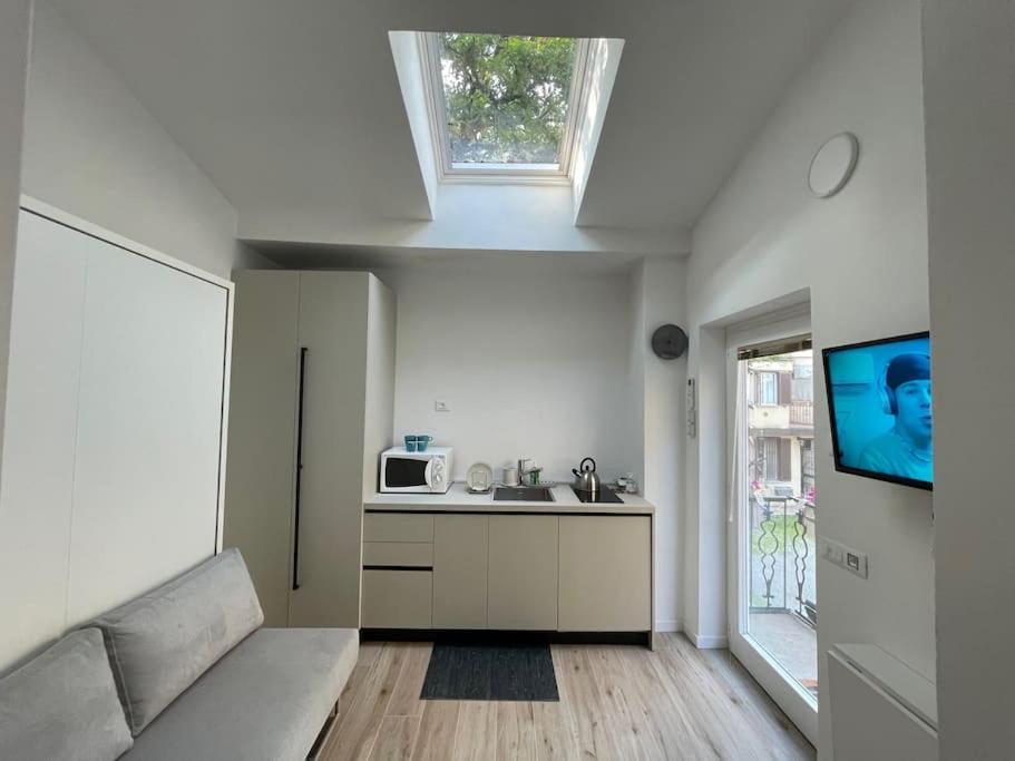 Appartement Grazioso Monolocale à Milan Extérieur photo