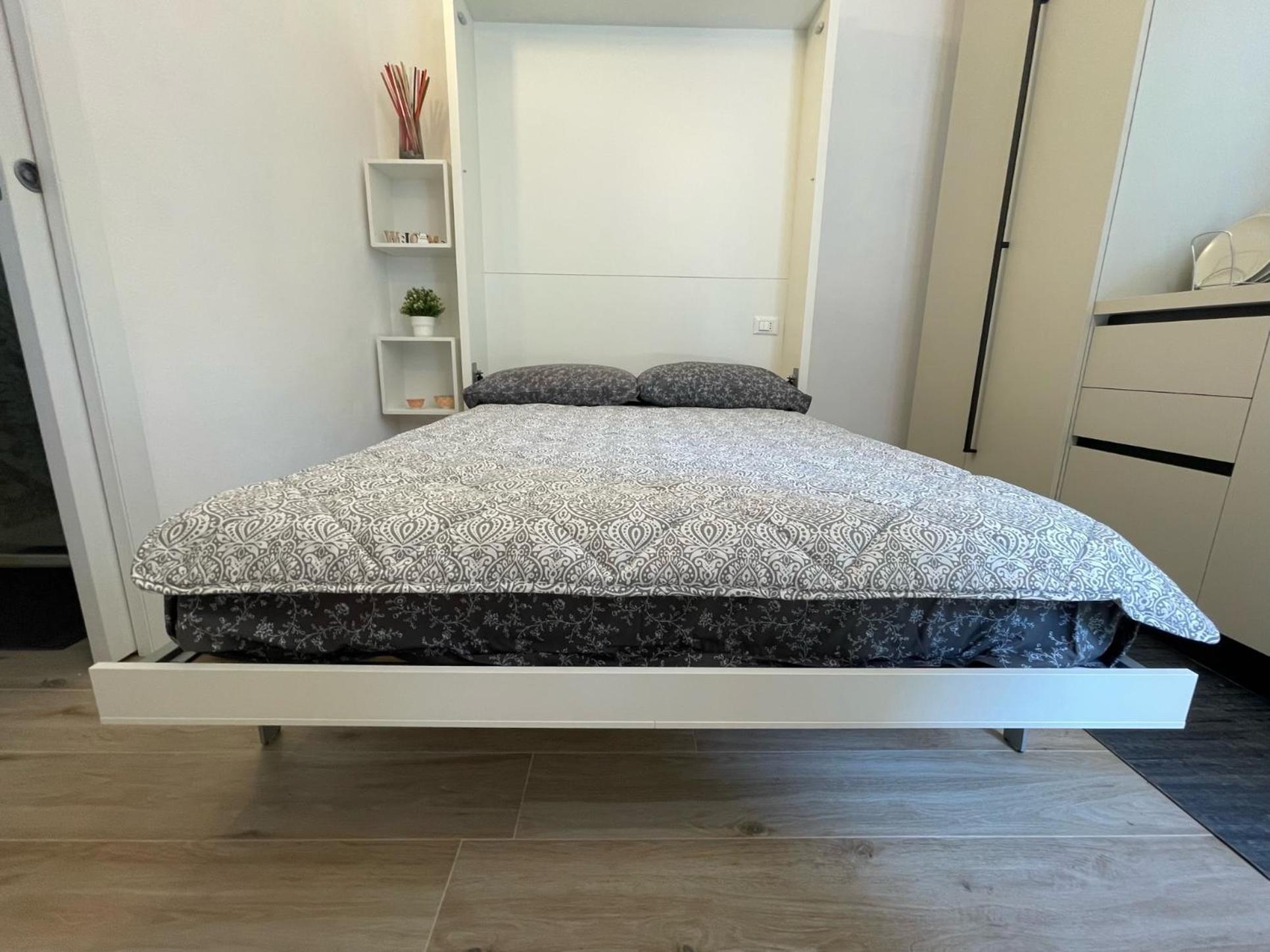 Appartement Grazioso Monolocale à Milan Extérieur photo